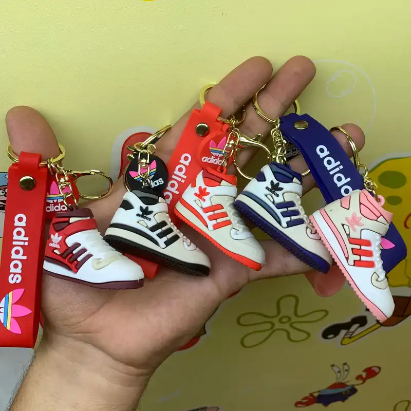 جاکلیدی مدل سیلیکونی طرح کتونی آدیداس اورجینال