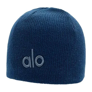 کلاه بافتنی مدل گلدوزی شده سام 615