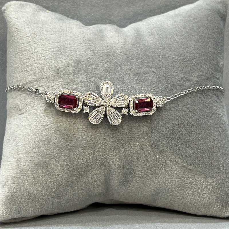 ست نقره زنانه مدل سوپر لوکس جواهری مزین به نگین اتریشی ست نقره زنانه مدل سوپر لوکس جواهری مزین به نگین اتریشی