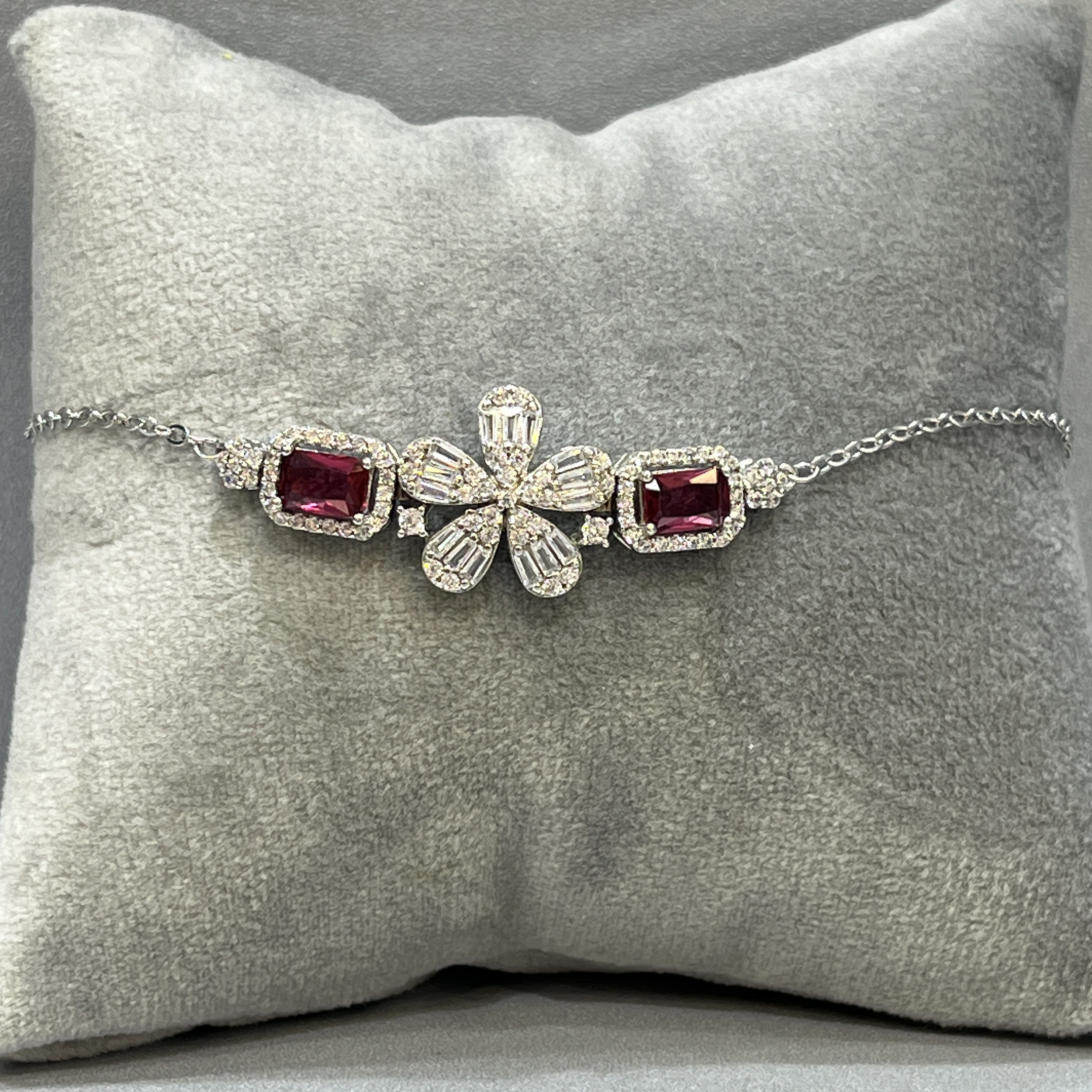 نیم ست نقره زنانه مدل جواهری مزین به نگین های اتریشی و روکش آب رادیوم 0013