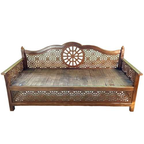 نیمکت مدل تاج ایمان طرح گل