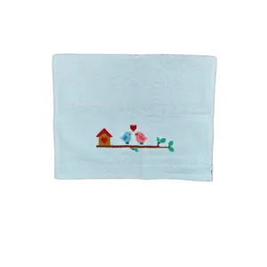 حوله دستی مدل طبیعت سایز 50x30 سانتی متر