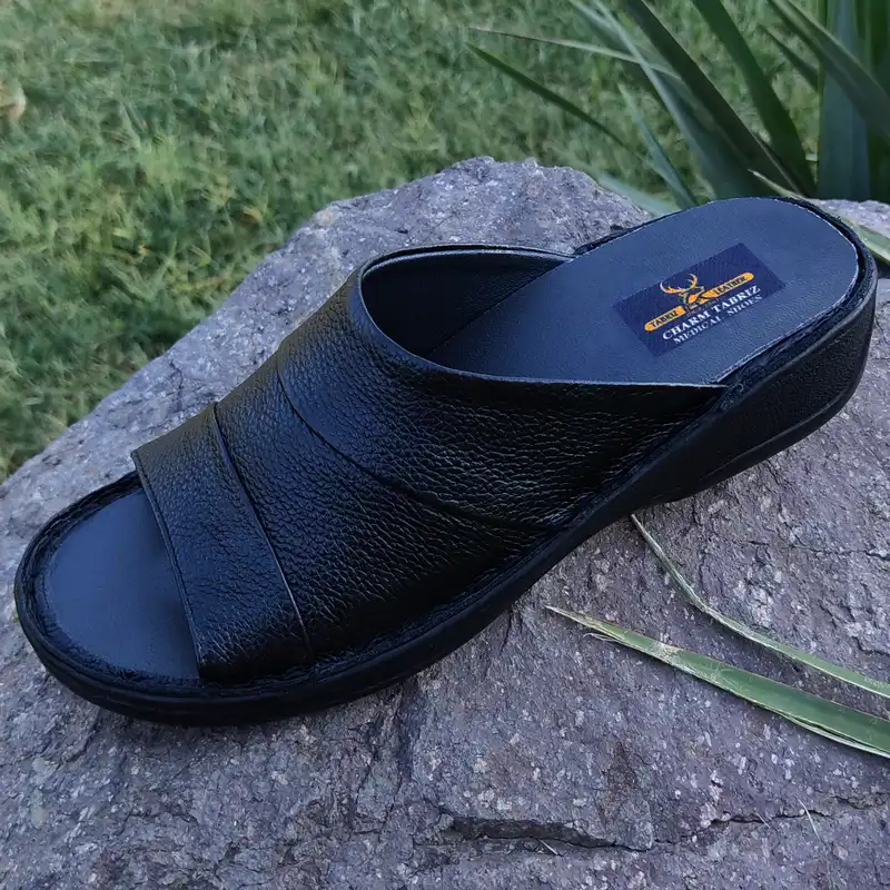 دمپایی زنانه چرم تبریز مدل آمیتیس رنگ مشکی