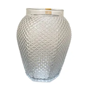 گلدان شیشه ای مدل ماکان