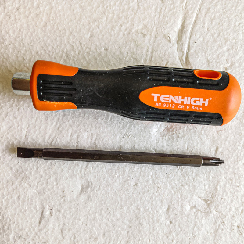 پیچ گوشتی یک سر چهارسو یک سر دو سو تنهای مدل KM-7412 پیچ گوشتی یک سر چهارسو یک سر دو سو تنهای مدل KM-7412