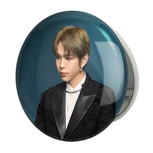 آینه جیبی خندالو طرح شوتارو گروه NCT مدل تاشو کد 12218 
