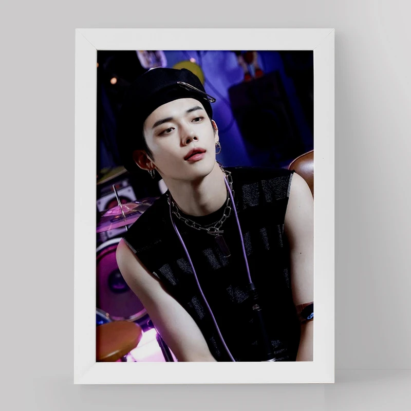 تابلو خندالو مدل یونجون گروه تی اکس تی کد 11845