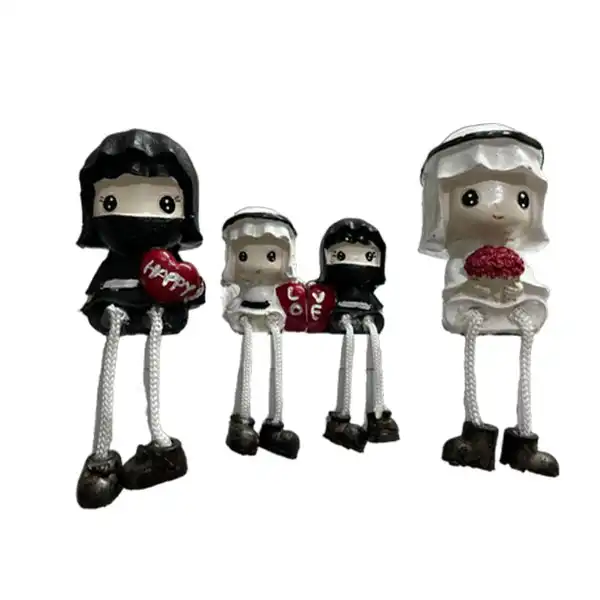 مجسمه دنیا دکوری سرمد مدل پاشل خانواده کد 1 مجموعه 4 عددی