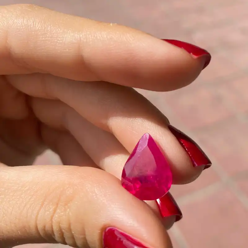 سنگ یاقوت مدل آفریقایی کد 3 ب