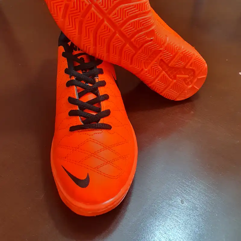 کفش فوتسال مردانه مدل سالنی مجیستا