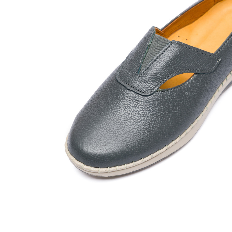 کفش طبی زنانه مدل ترکان تمام چرم رنگ طوسی