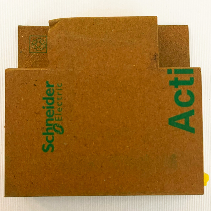 فیوز مینیاتوری تک پل 16 آمپر اشنایدر مدل xC60 Acti9 کد A9N1P16C