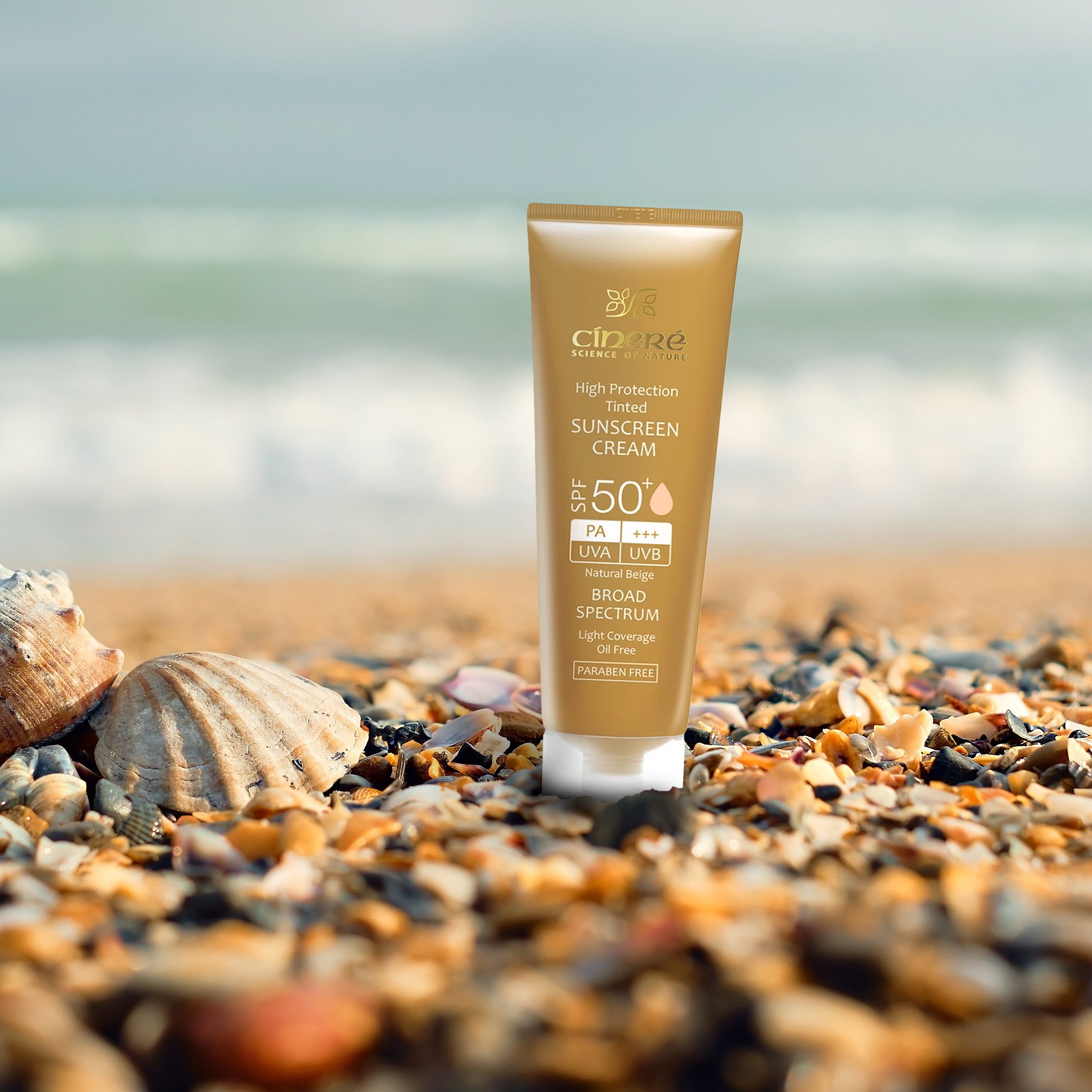 کرم ضد آفتاب رنگی سینره، SPF 50، مدل Natural Beige، مناسب انواع پوست با تنالیته متوسط و حجم 50 میلیلیتر، محافظتکننده در برابر اشعههای UVA و UVB، مرطوبکننده و فاقد پارابن، PA+++، دارای فرمولاسیون فاقد چربی و آنتی اکسیدان، با ماندگاری 2 ساعته