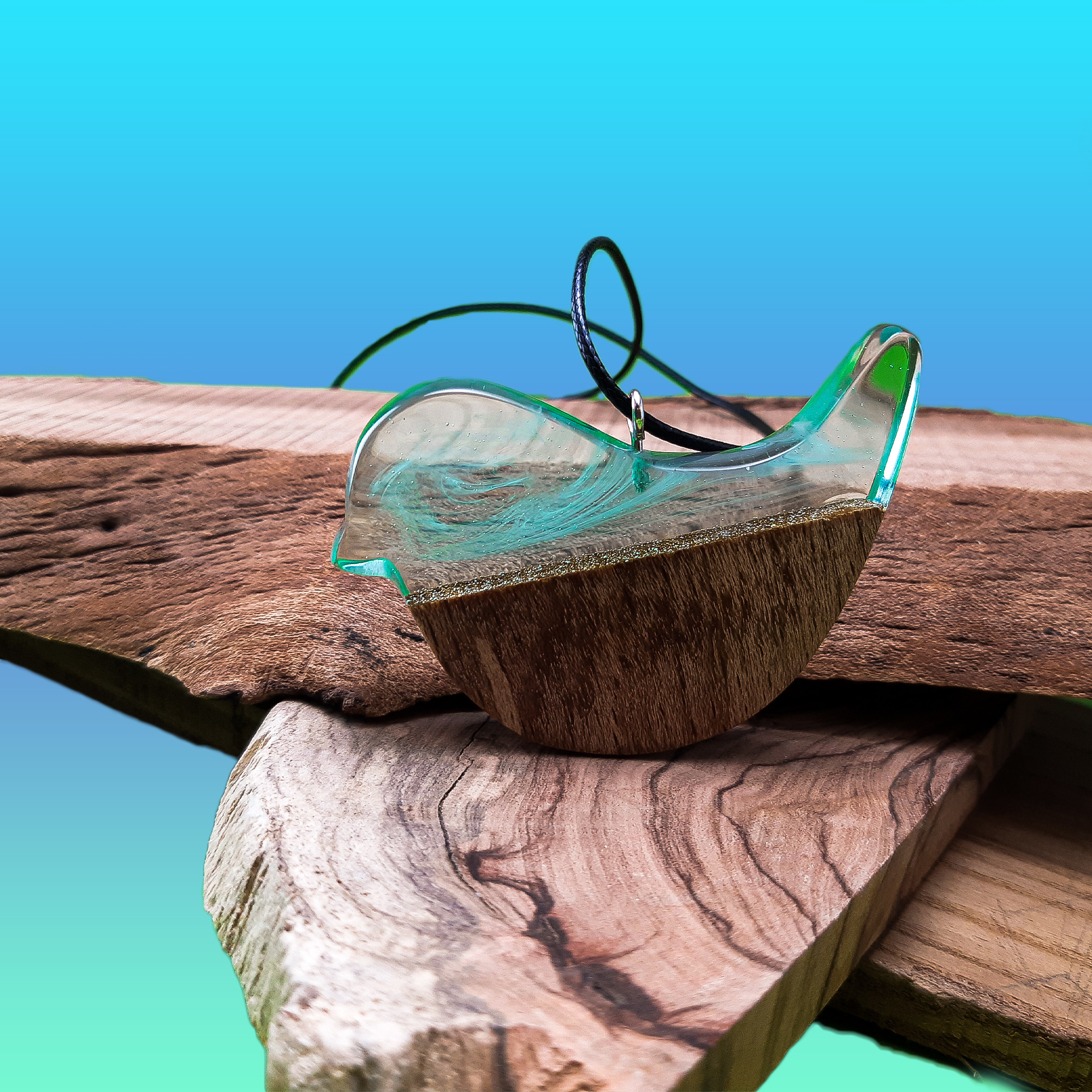 گردنبند دخترانه مدل چوب و رزین گنجشک