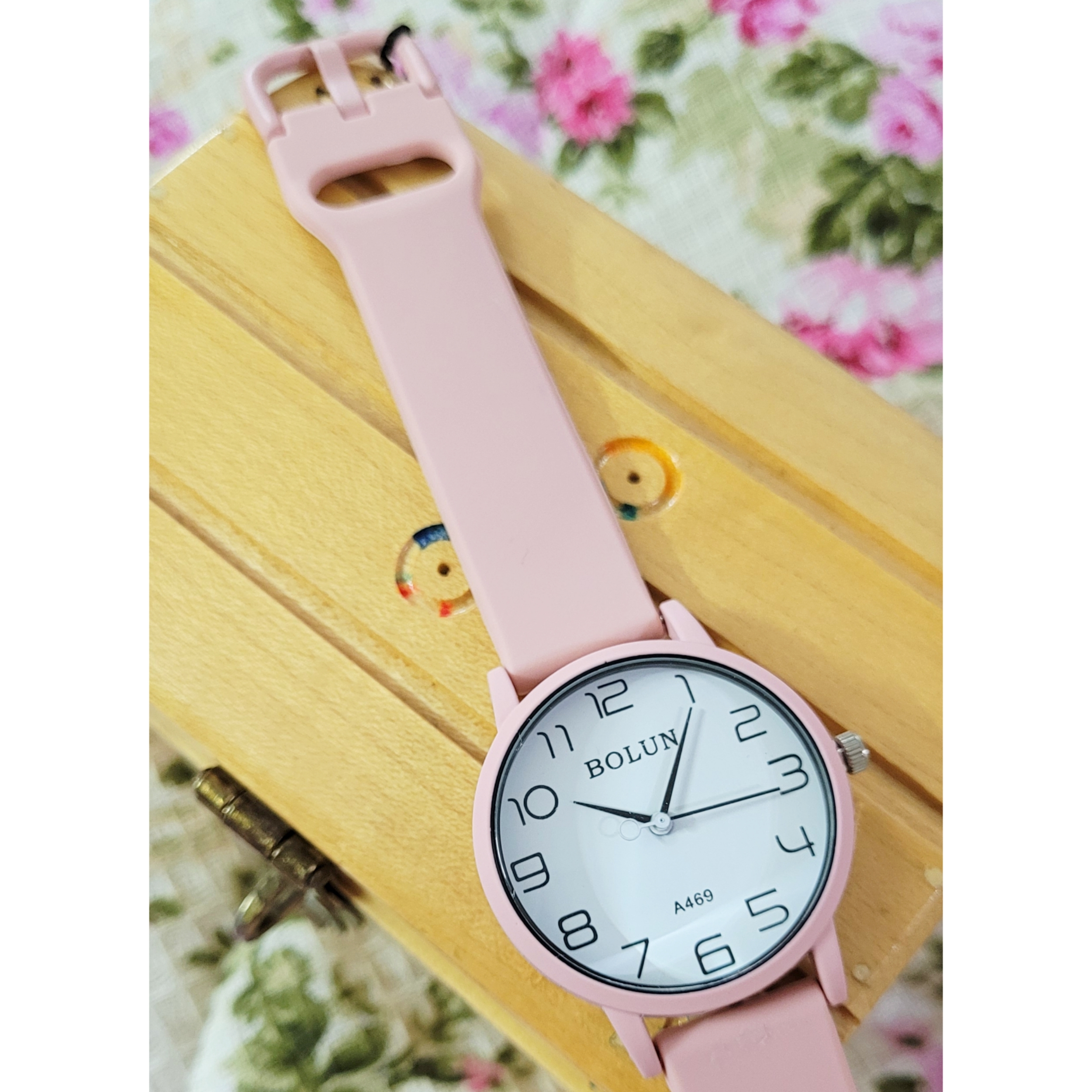 ساعت مچی عقربه ای دخترانه بولن کد 001