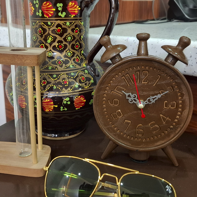 ساعت رومیزی مدل گردو