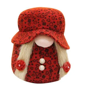 عروسک مدل lady in red ارتفاع 17 سانتی متر