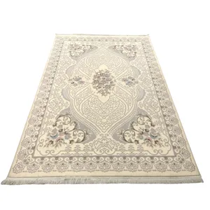 فرش ماشینی 500 شانه زمینه سفید حاشیه سفید مدل عروس