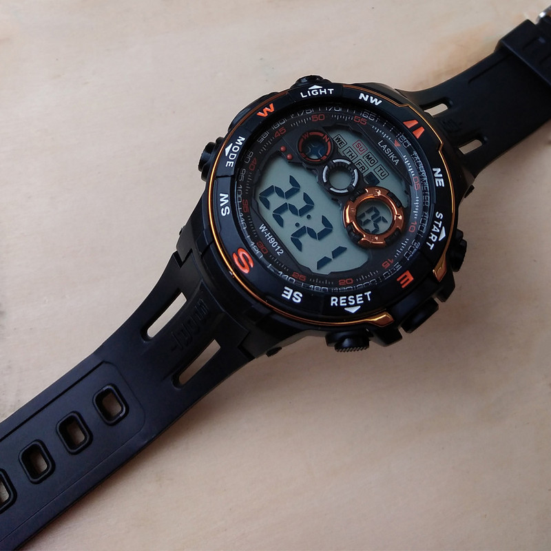 ساعت مچی دیجیتال پسرانه مدل اسپرت کد 6474 ساعت مچی دیجیتال پسرانه مدل اسپرت کد 6474