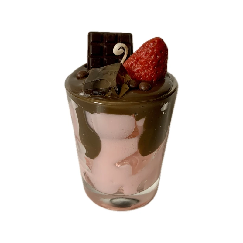 شمع دست ساز طرح آیس لاته توت فرنگی مدل T1035