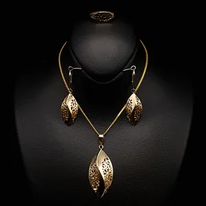 نیم ست طلا 18 عیار زنانه مدل 1EW790