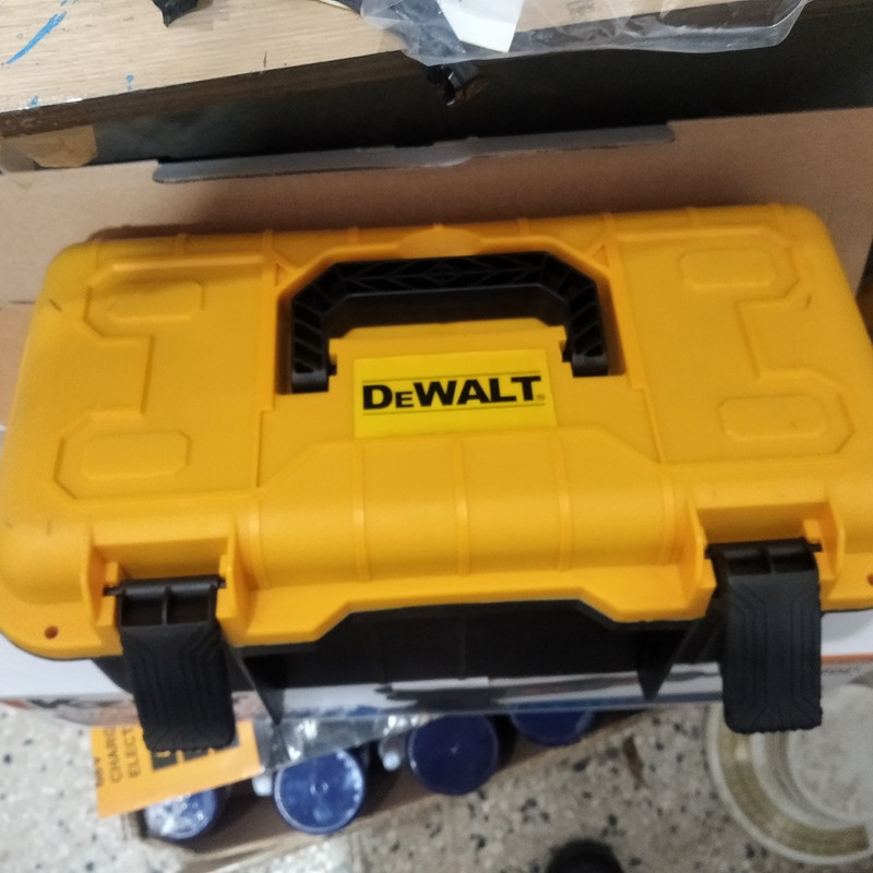 تراز لیزری دیوالت مدل L4D03-16G تراز لیزری دیوالت مدل L4D03-16G