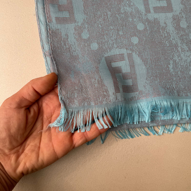 شال زنانه مدل نخ ژاکارد دورو وارداتی شاین دار هایلایتی چهار فصل کد ۲