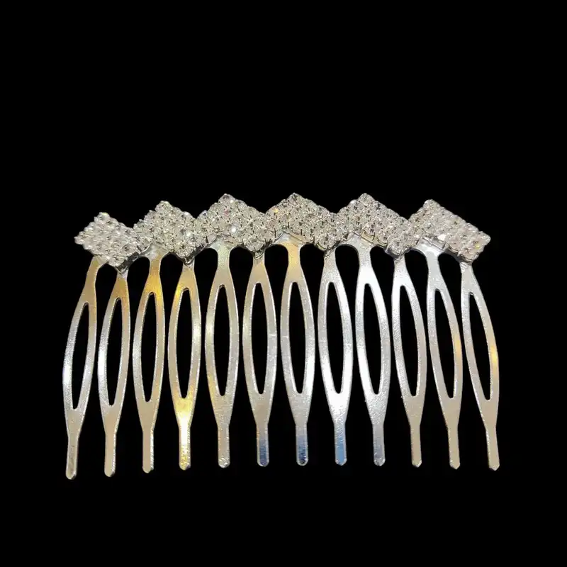 شانه مو زنانه مدل فلزی نگین دار کد 02