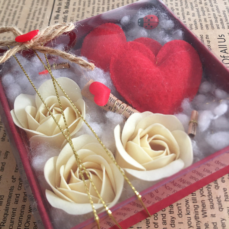 ست مناسبتی روز عشق مدل گل رز و قلب کد 1