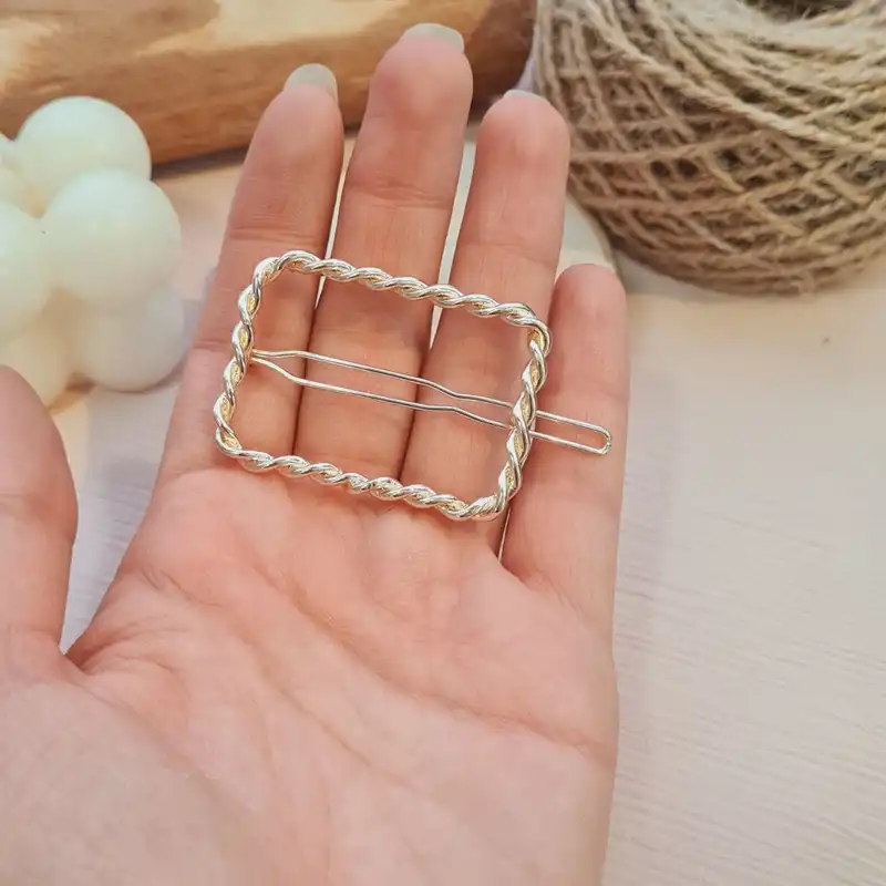 گیره مو زنانه مدل مربع زنجیری