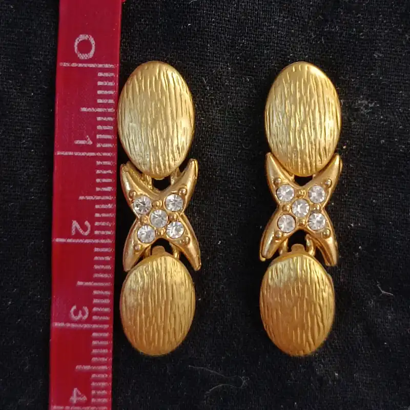 گوشواره زنانه مدل نگین دار