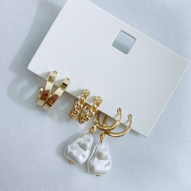 گوشواره زنانه مدل مروارید باروک مجموعه سه عددی گوشواره زنانه مدل مروارید باروک مجموعه سه عددی