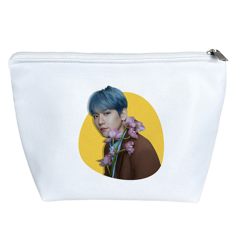 کیف لوازم آرایش دخترانه خندالو مدل  بکهیون گروه موسیقی اکسوEXO کد 1195