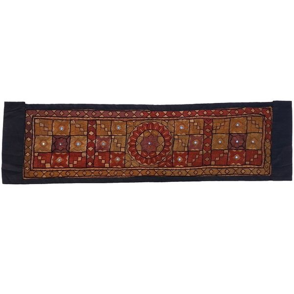 رومیزی سوزن دوزی کد SOOZRA18