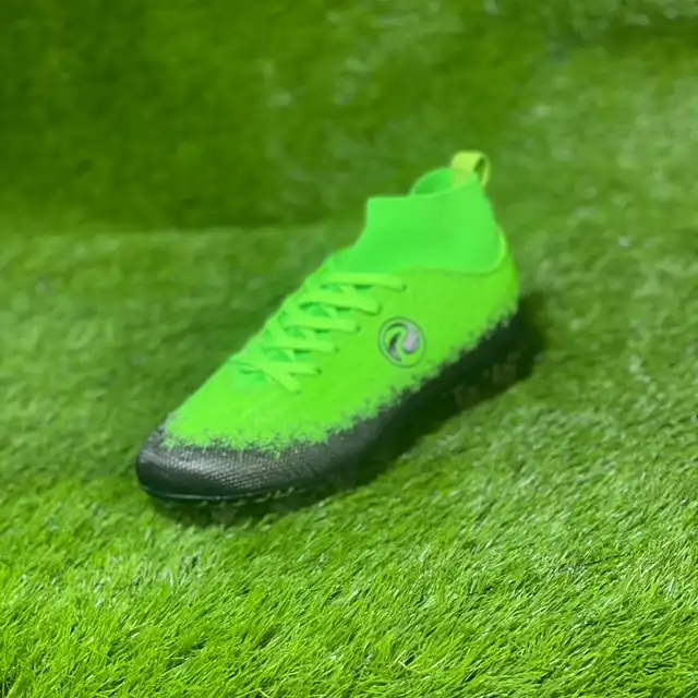 کفش فوتبال پسرانه مدل استوک دار ساقدار کد PRI2026