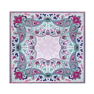 رومیزی مخمل طرح سنتی