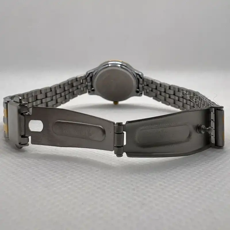 ساعت مچی عقربه ای زنانه اوماکس مدل OJSB002N008