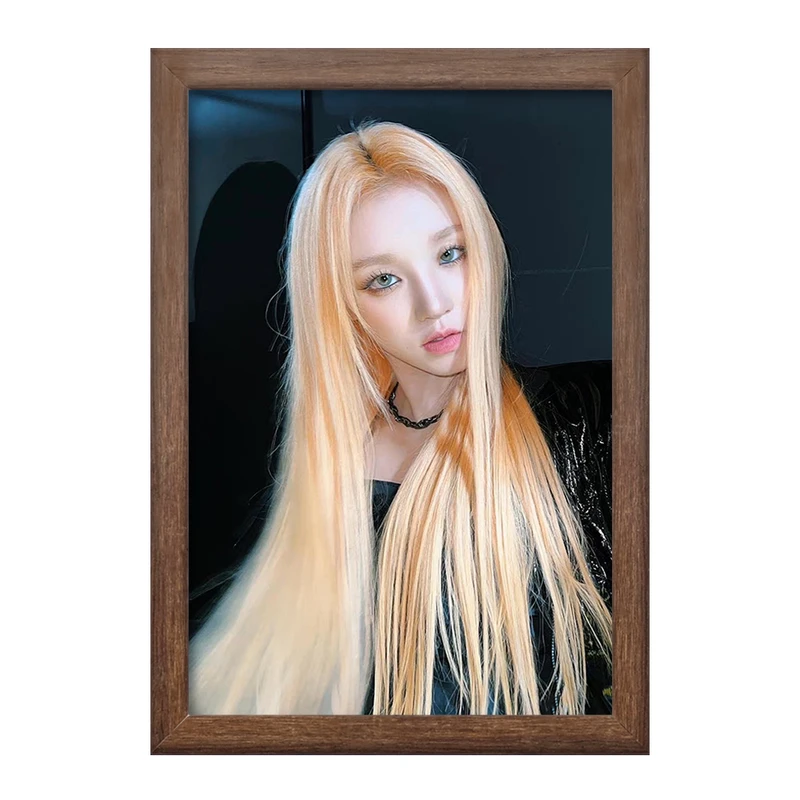 تابلو خندالو طرح یوکی گروه جی آیدل GIdle  کد 19505