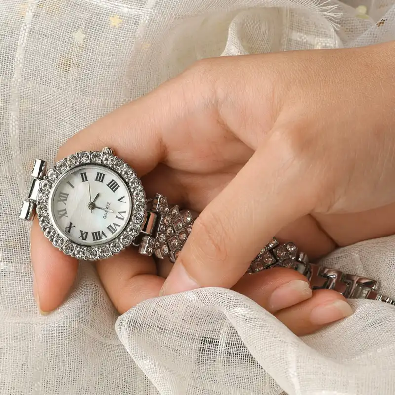 ساعت مچی عقربه ای زنانه مدل قاب دور نگین بند فول نگین کد 1