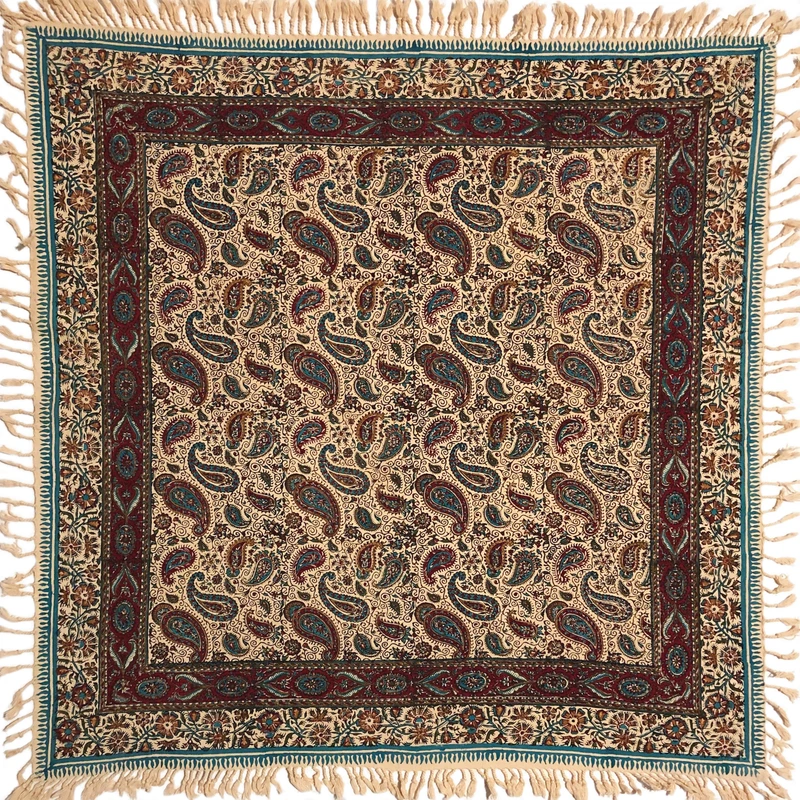 رومیزی قلمکار ممتاز اصفهان اثر عطريان طرح بته جقه مدل G113سایز 80*80 سانتی متر