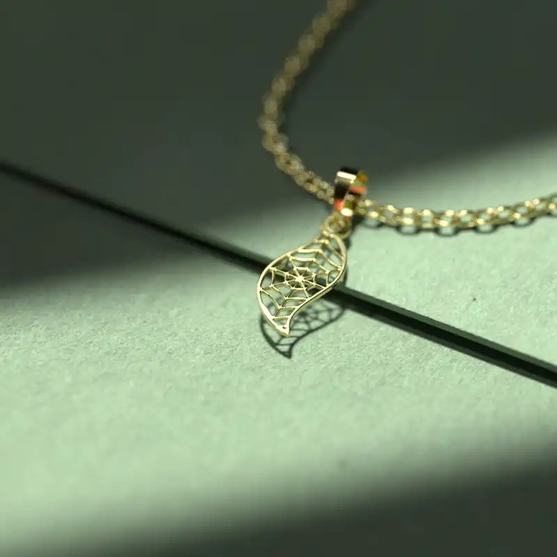 گردنبند طلا 18 عیار زنانه مدوپد مدل تارعنکبوت کد W2-1-1112