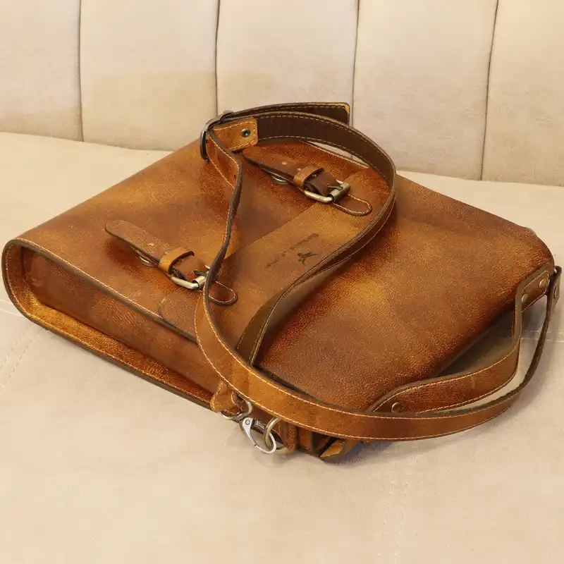 کیف رودوشی چرم بارثاوا مدل 1219