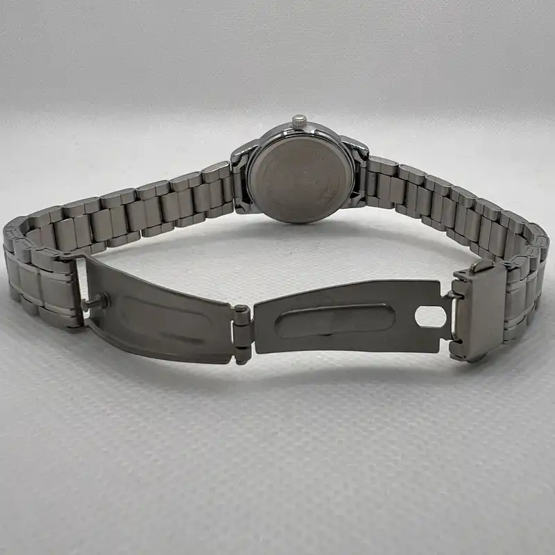 ساعت مچی عقربه ای زنانه اوماکس مدل OJSB004I028