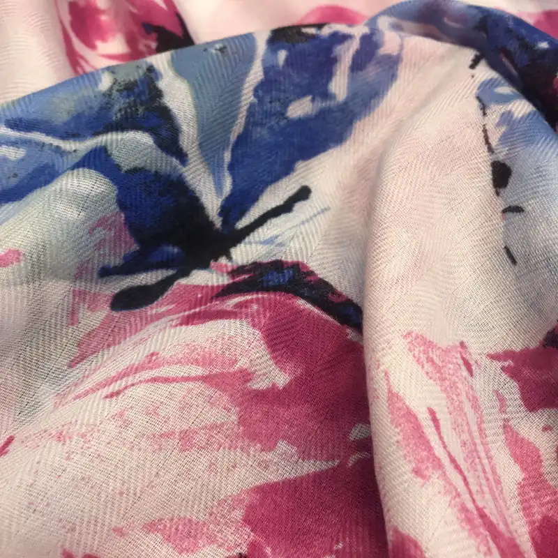 شال زنانه مدل منگوله دار گل و برگ وارداتي