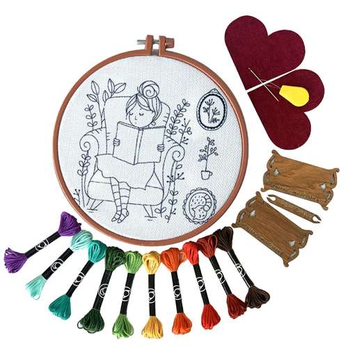 بسته آموزش گلدوزی مدل دختر دانا مجموعه 18 عددی