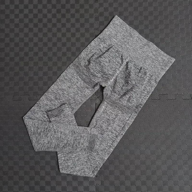 عکس شماره 2 : لگینگ ورزشی زنانه مدل سیملس پشت چین دار گنی کد t1