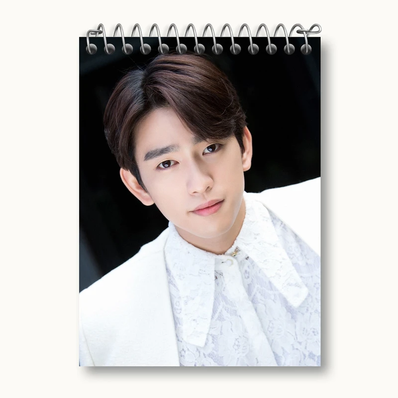 دفتر یادداشت 50 برگ خندالو مدل جین یونگ گروه گات سون GOT7 کد 20981