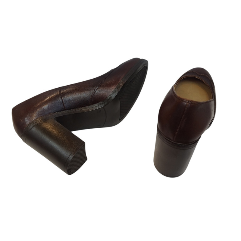 کفش زنانه مدل NGD 414 چرم رنگ زرشکی تیره