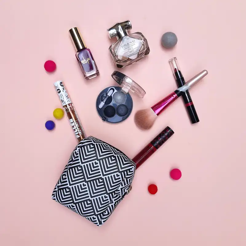 کیف لوازم آرایش زنانه مدل هاشوری CB-023