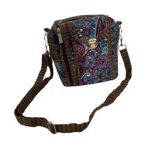 کیف دوشی دست دوز زنانه مدل سنتی کد 01